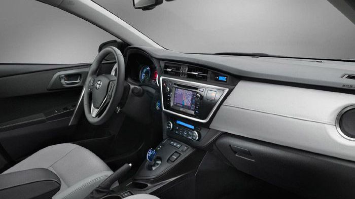 Ποιοτικό και high tech, το εσωτερικό στην υβριδική έκδοση του νέου Auris.